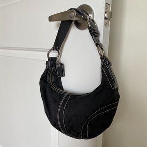 COACH black canvas signature hobo bag HO667-10073